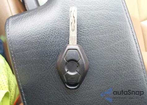 2003 BMW 330Xi из США, поврежденный, VIN WBAEW534X3PG22438